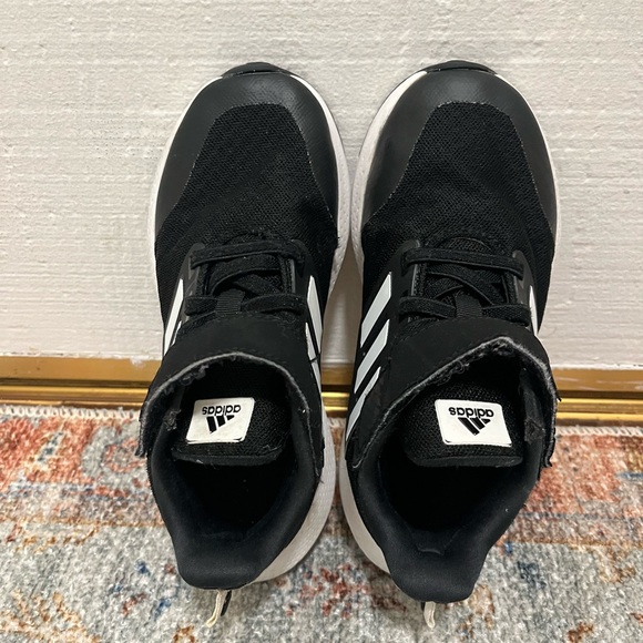 Boys Adidas Sneakers - Picture 3 of 5